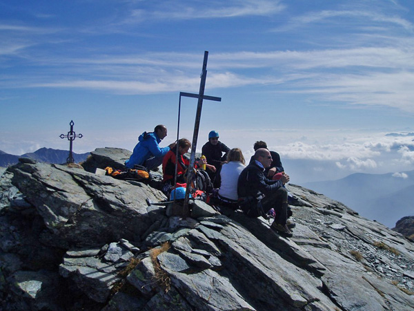 e Il gruppo in vetta