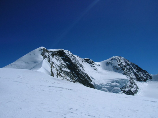 6890 i due Lyskamm visti dal colle di Felik