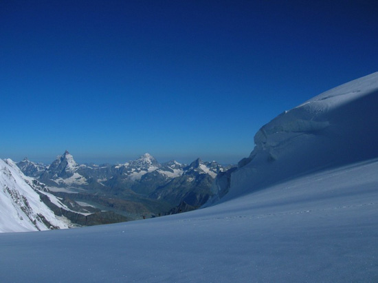 6900 il ghiacciaio che scende verso Zermatt