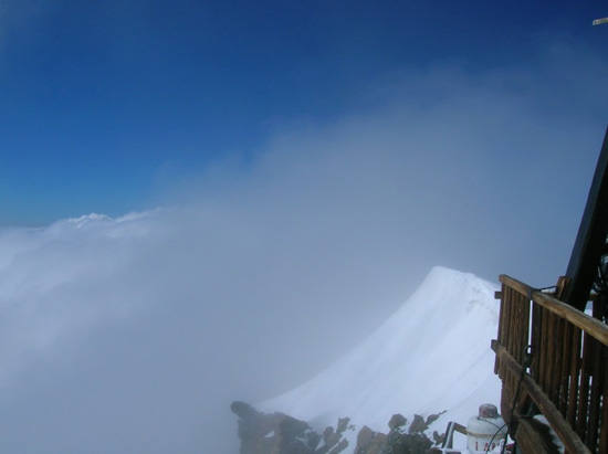 6909 mare di nubi...dal balcone del rifugio