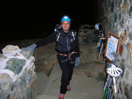 6939 ore 3.30 fuori dal rifugio....sonno!