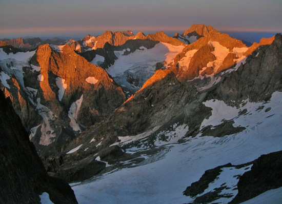 6954 sempre bellissima...l'alba nelgi Ecrins