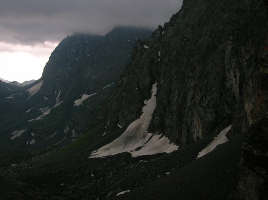 6832 il monviso si copre...