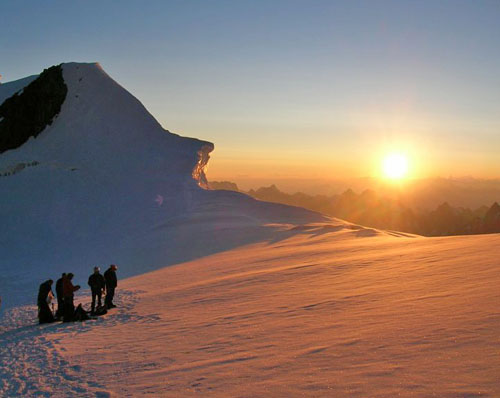 prime luci al colle della brenva 4350m
